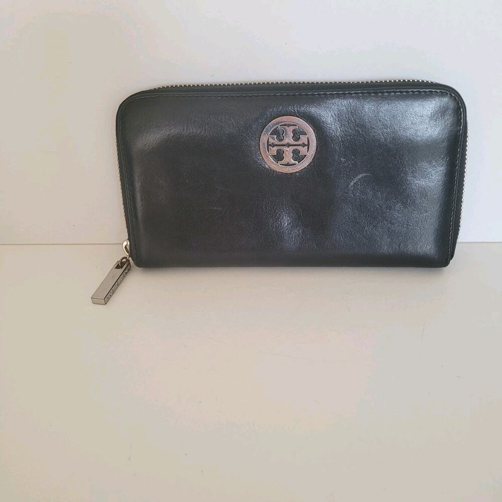 Tory Burch Solid Black Cowhide Leather Zip Around Large‎ Wallet Long Clutch Logo